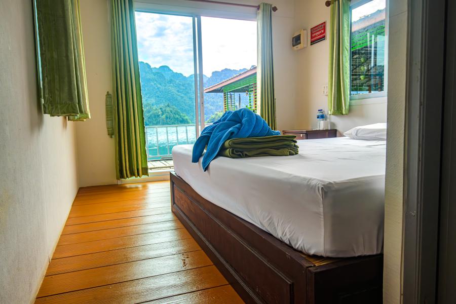Sai Chon Raft House - small rooms